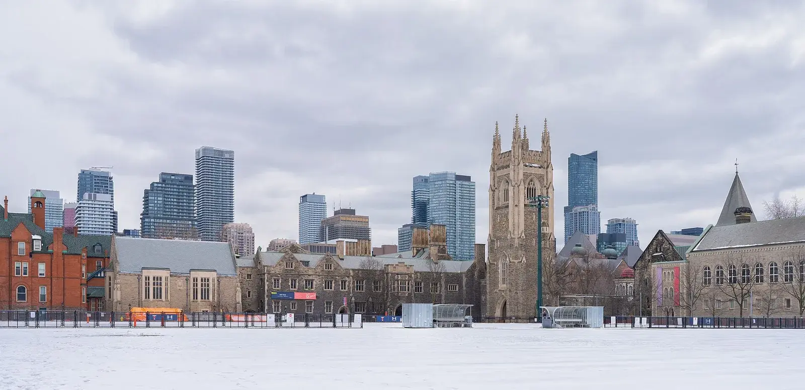 Khuôn viên ĐH Toronto (UofT)