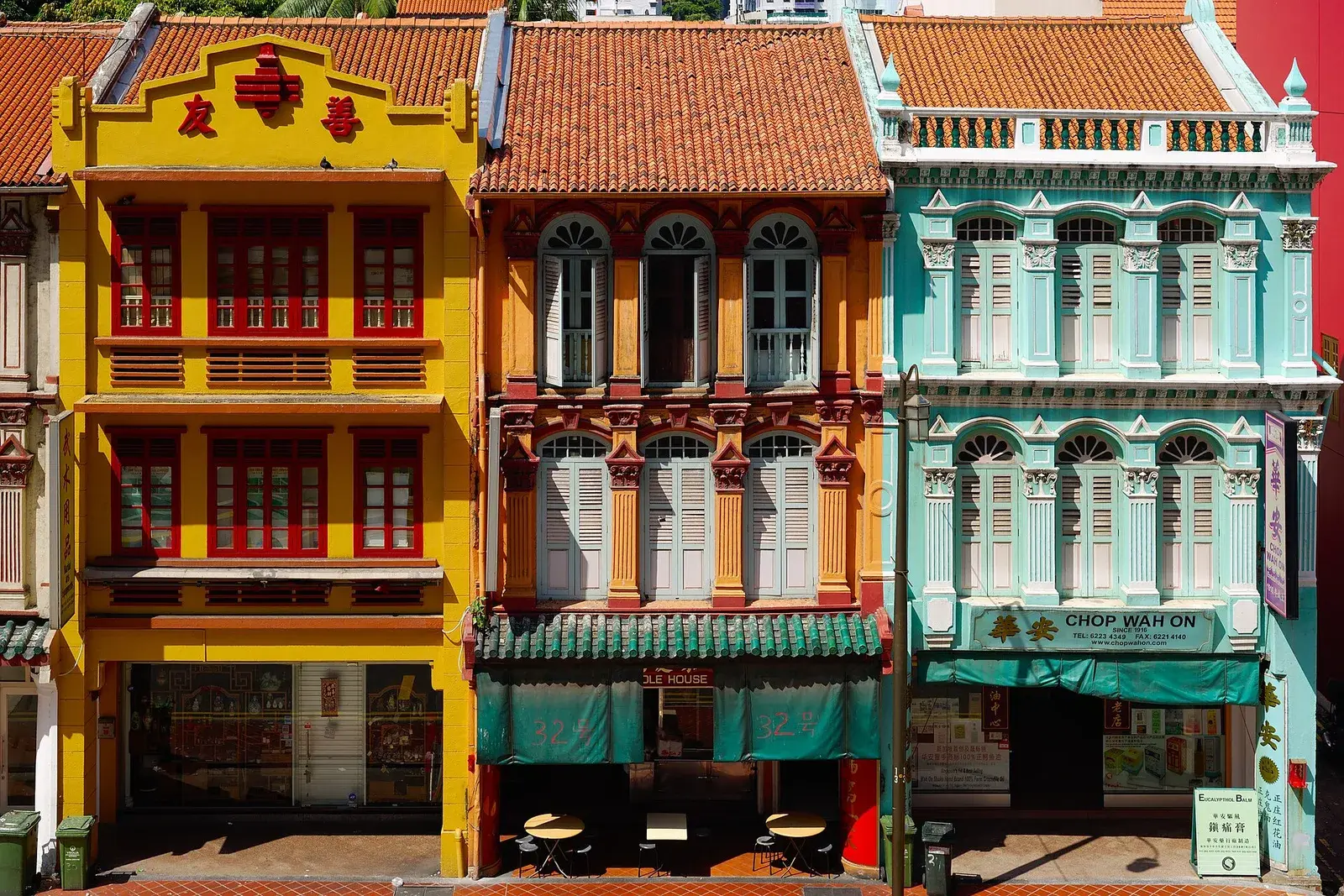 Dãy nhà shophouse truyền thống khu Chinatown