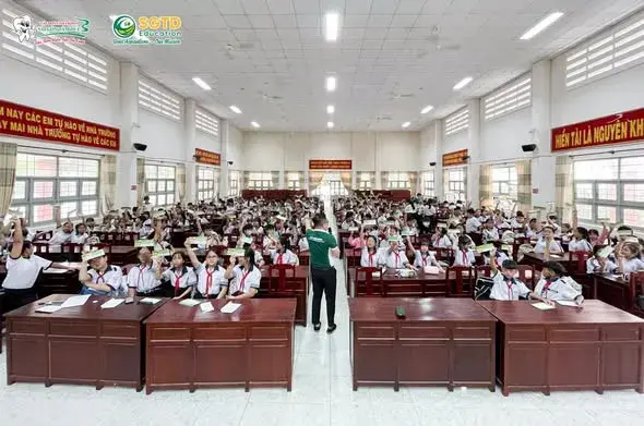 Buổi Chia Sẻ Thông Tin Du Học và Chăm Sóc Răng Miệng đến Các "Búp Măng Ngon" tại Trường THCS Tiệm Tôm (ảnh 2/39)