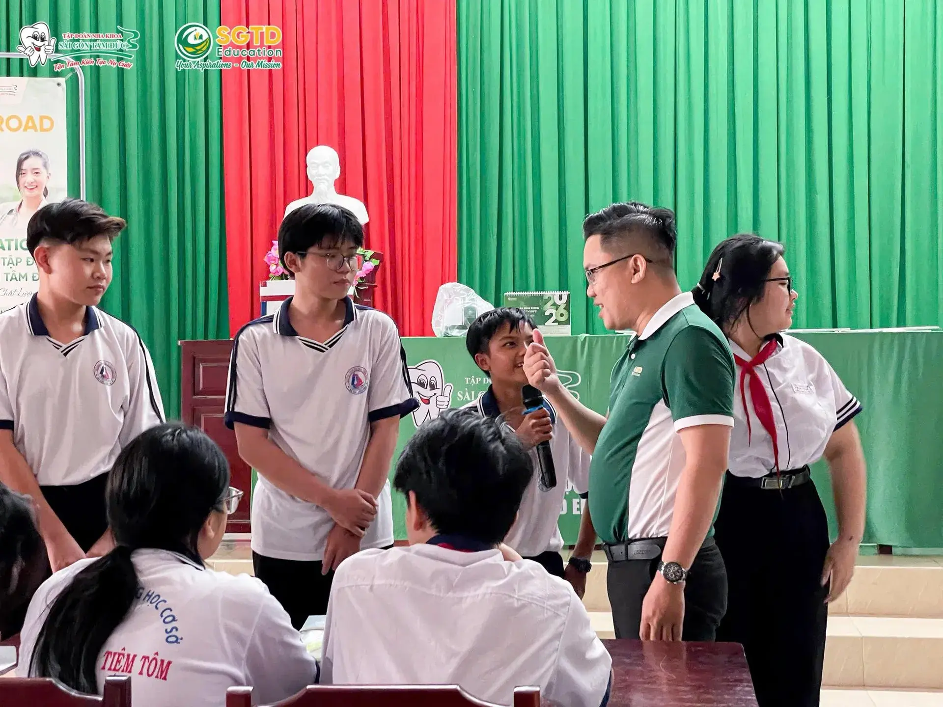 Buổi Chia Sẻ Thông Tin Du Học và Chăm Sóc Răng Miệng đến Các "Búp Măng Ngon" tại Trường THCS Tiệm Tôm (ảnh 9/39)