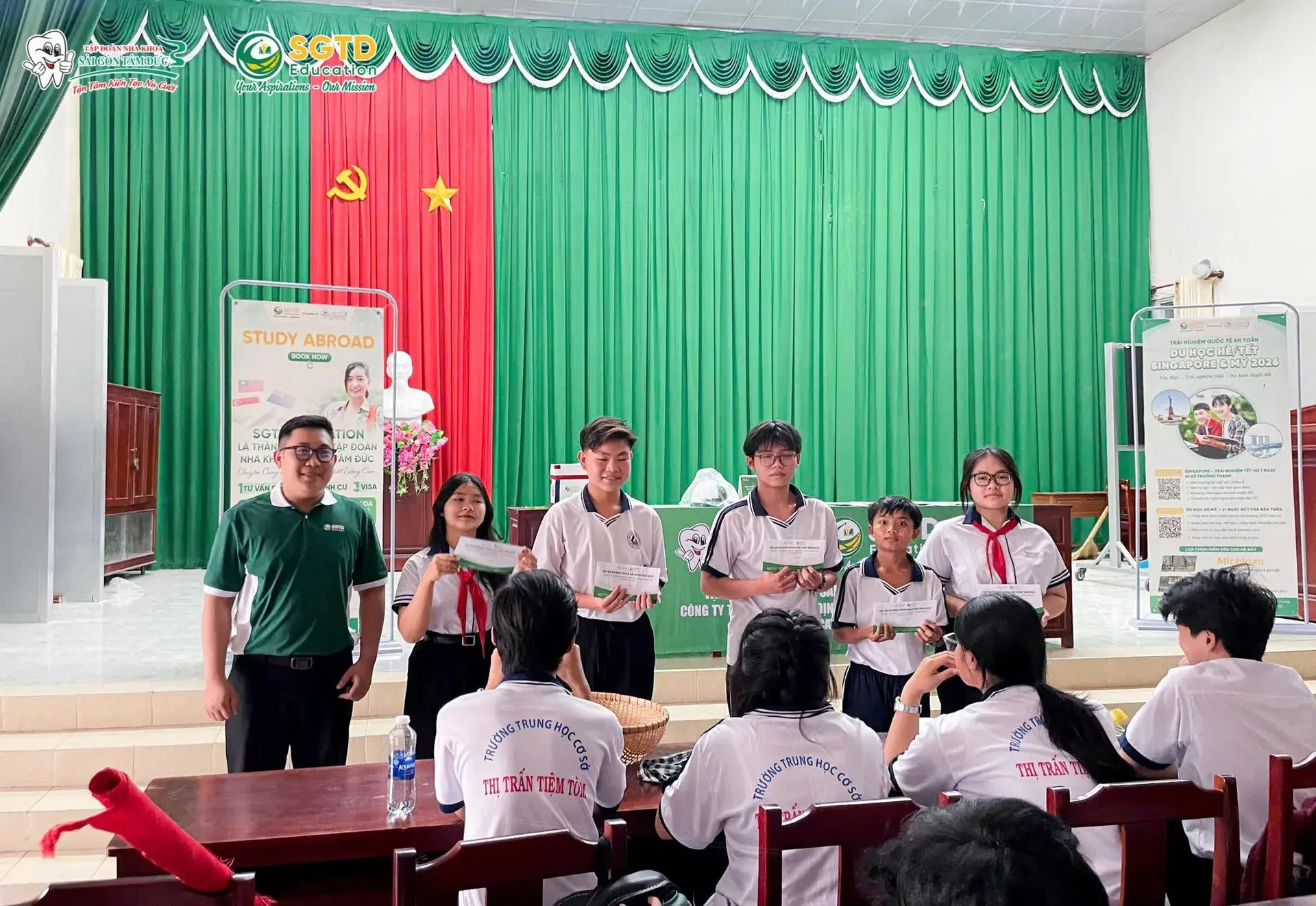 Buổi Chia Sẻ Thông Tin Du Học và Chăm Sóc Răng Miệng đến Các "Búp Măng Ngon" tại Trường THCS Tiệm Tôm (ảnh 19/39)