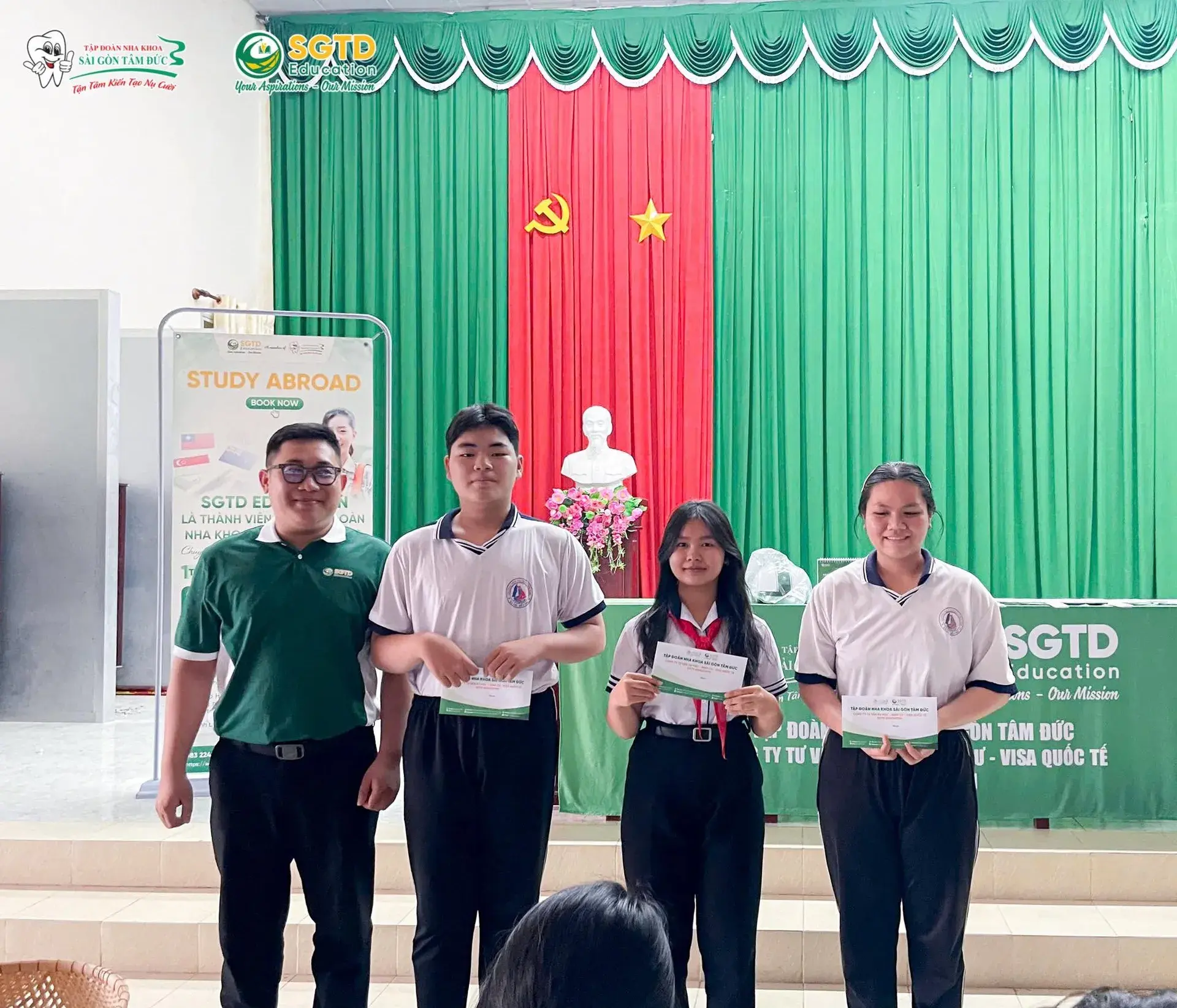 Buổi Chia Sẻ Thông Tin Du Học và Chăm Sóc Răng Miệng đến Các "Búp Măng Ngon" tại Trường THCS Tiệm Tôm (ảnh 20/39)