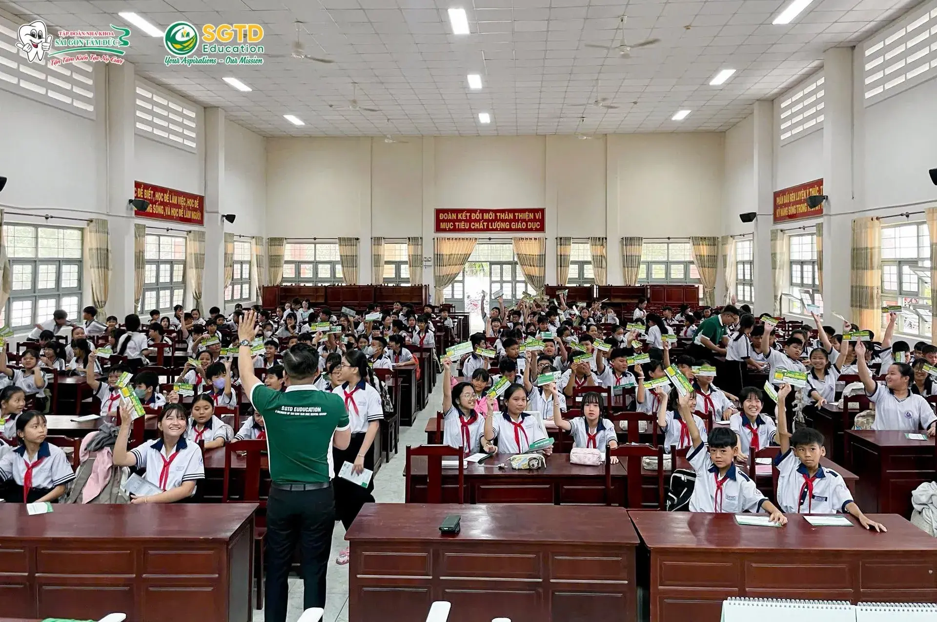 Buổi Chia Sẻ Thông Tin Du Học và Chăm Sóc Răng Miệng đến Các "Búp Măng Ngon" tại Trường THCS Tiệm Tôm (ảnh 27/39)
