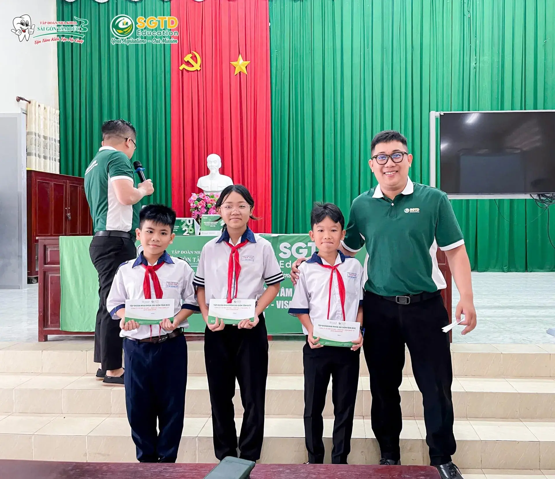 Buổi Chia Sẻ Thông Tin Du Học và Chăm Sóc Răng Miệng đến Các "Búp Măng Ngon" tại Trường THCS Tiệm Tôm (ảnh 32/39)