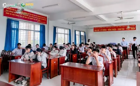 Buổi Tư Vấn Chuyên Sâu Lần 02 - SGTD Education Đồng Hành cùng Học Sinh Trường THPT Phan Liêm trong Những Bước Đầu Định Hướng Tương Lai (ảnh 3/15)