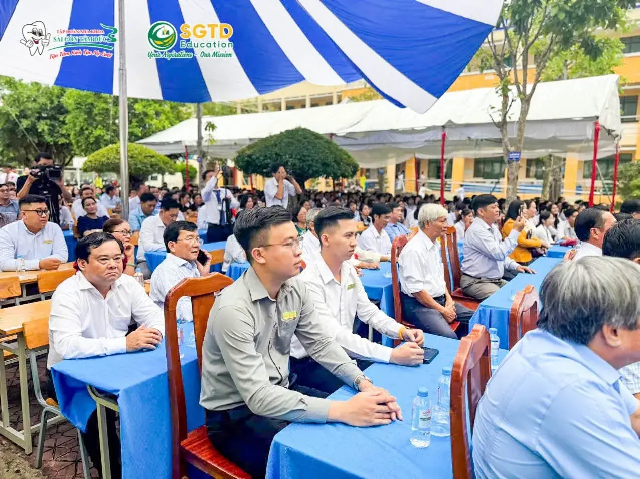Chúc Mừng Lễ Kỷ Niệm Ngày Nhà Giáo Việt Nam 20/11 tại THPT Chuyên Nguyễn Thiện Thành & THPT Nguyễn Đình Chiểu (ảnh 6/17)