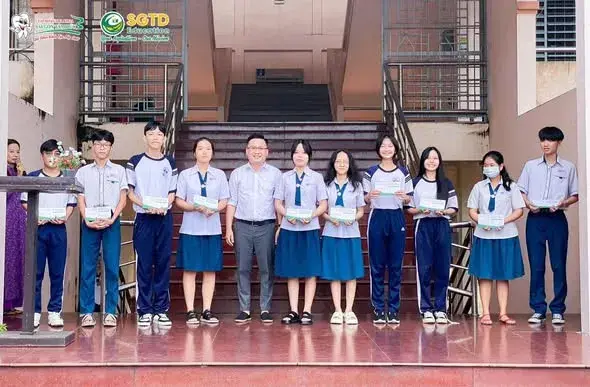 Chương Trình Tư Vấn & Trao Học Bổng – Lan Tỏa Tri Thức cùng (ảnh 3/7)