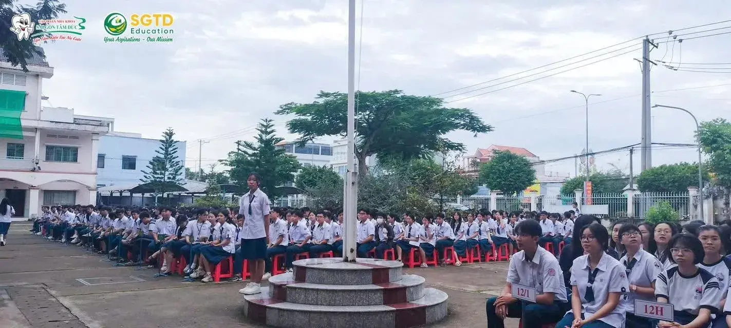 Chương Trình Tư Vấn & Trao Học Bổng – Lan Tỏa Tri Thức cùng (ảnh 6/7)