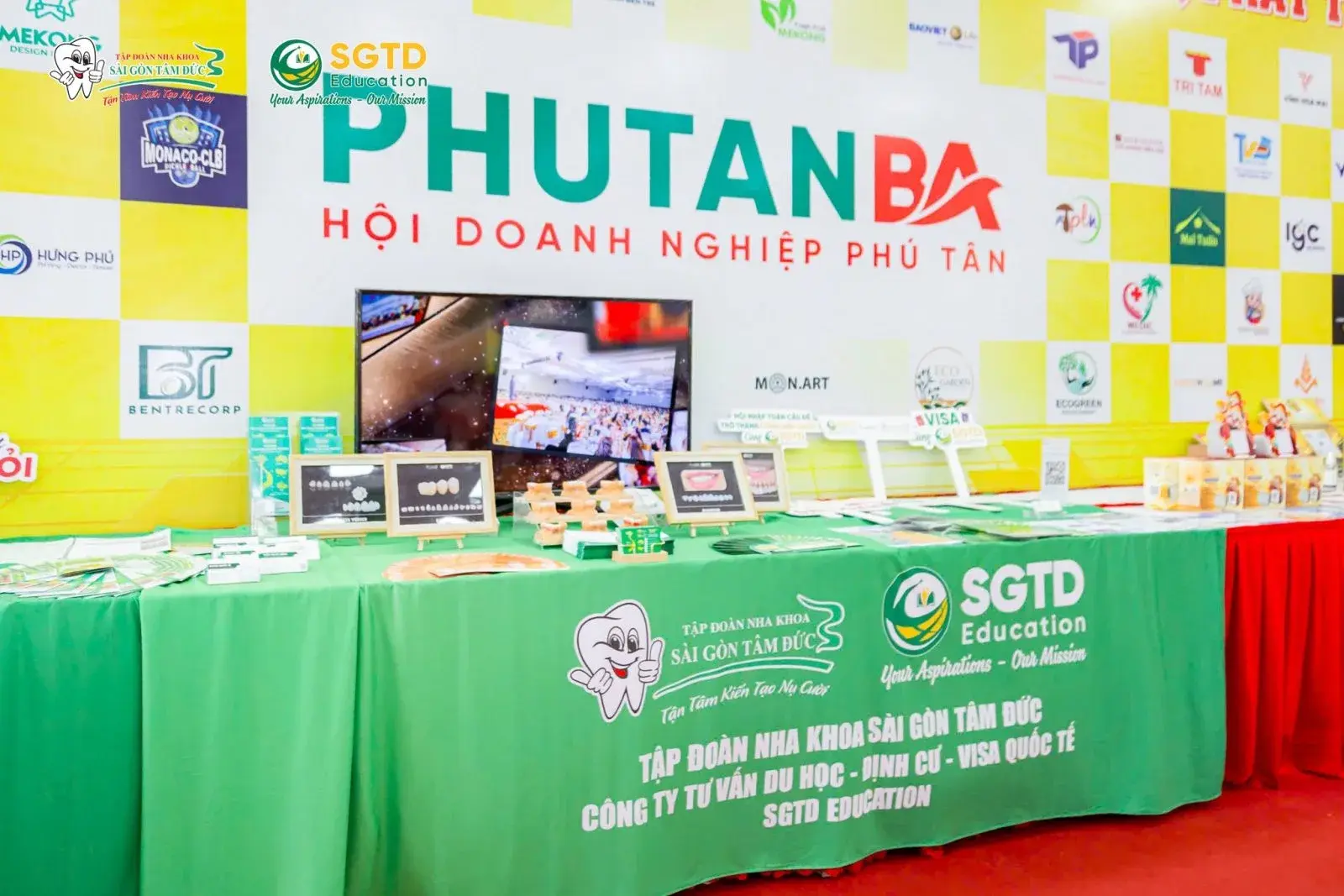 Tiết mục văn nghệ chào mừng Đại hội Hội Doanh nghiệp Phú Tân