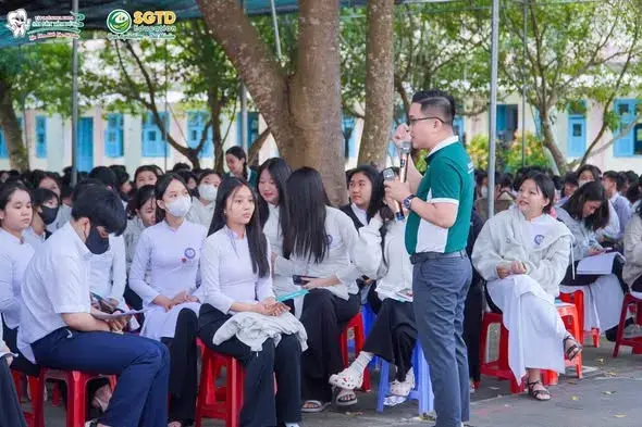 Định Hướng Tương Lai - Tư Vấn Hướng Nghiệp cùng SGTD Education tại Trường THPT Trần Văn Ơn