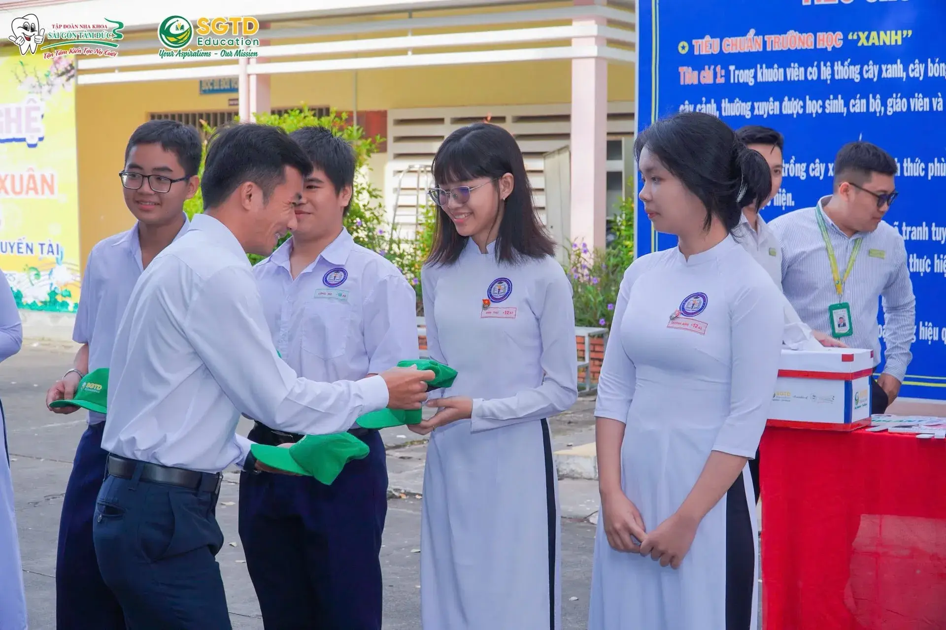 Định Hướng Tương Lai - Tư Vấn Hướng Nghiệp cùng SGTD Education tại Trường THPT Trần Văn Ơn (ảnh 12/30)