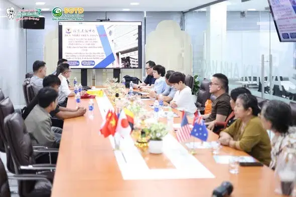 Đón Tiếp Đoàn Trường Lĩnh Đông – Thắt Chặt Hợp Tác Quốc Tế cùng (ảnh 4/11)