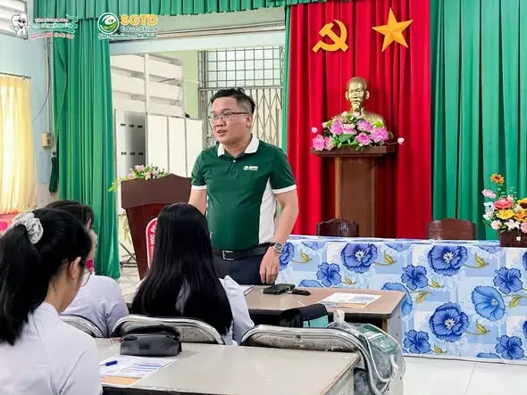 Đồng Hành từ Những Bước Đầu Tiên – Buổi Tư Vấn Chuyên Sâu cùng Học Sinh Khối 11,12 tại Trường THPT Nguyễn Đình Chiểu (ảnh 4/10)
