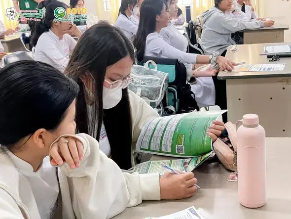 Đồng Hành từ Những Bước Đầu Tiên – Buổi Tư Vấn Chuyên Sâu cùng Học Sinh Khối 11,12 tại Trường THPT Nguyễn Đình Chiểu (ảnh 5/10)