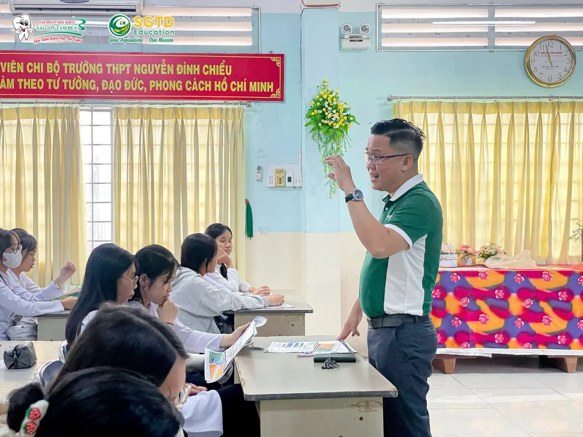 Đồng Hành từ Những Bước Đầu Tiên – Buổi Tư Vấn Chuyên Sâu cùng Học Sinh Khối 11,12 tại Trường THPT Nguyễn Đình Chiểu (ảnh 9/10)