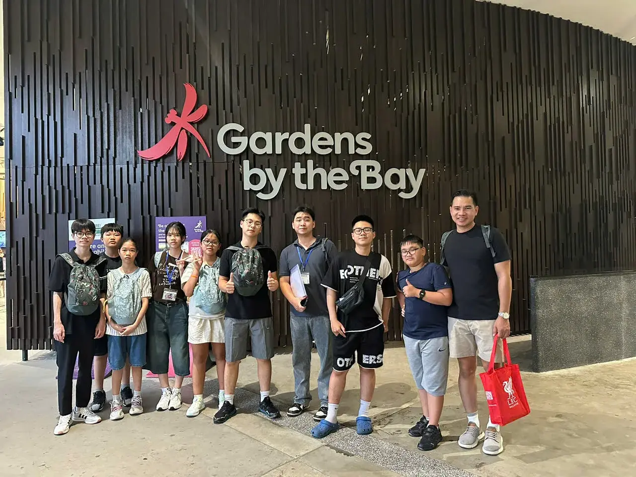 Học sinh SGTD Education tham quan Marina Bay Sands và Gardens by the Bay tại Singapore