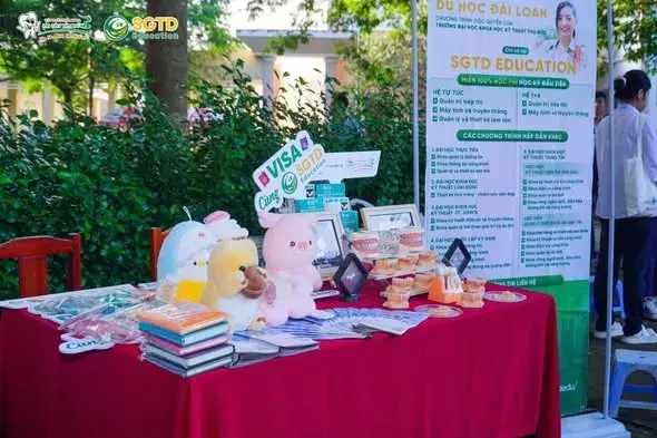 Gen Z Chuyên Bến Tre - Tựu Trường Rộn Rã, Bứt Phá cùng (ảnh 2/52)