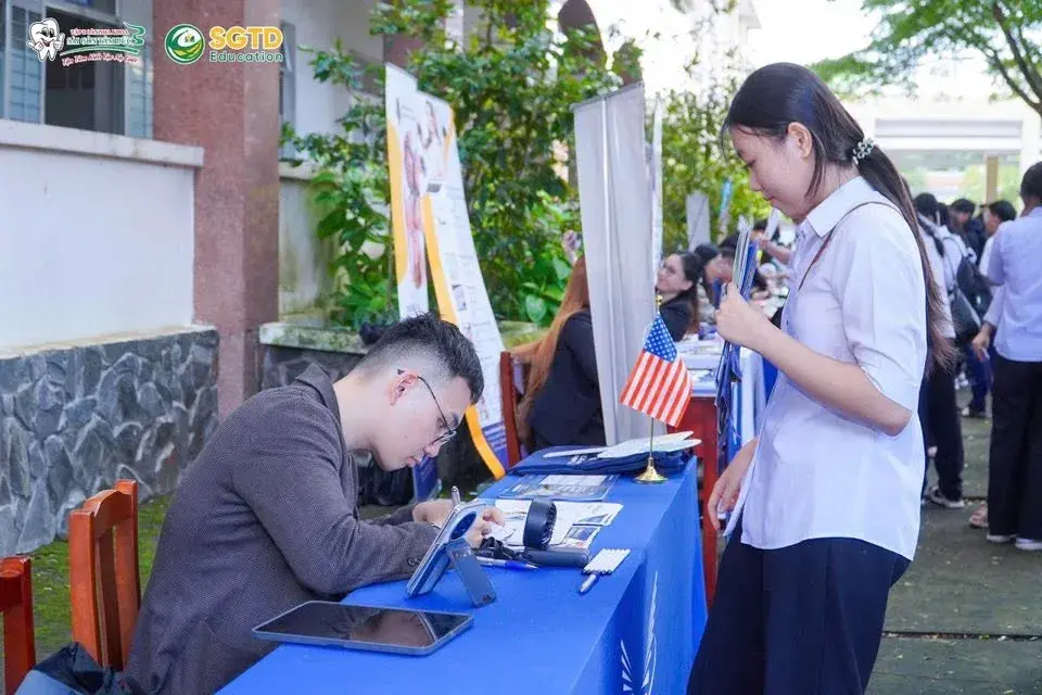 Gen Z Chuyên Bến Tre - Tựu Trường Rộn Rã, Bứt Phá cùng (ảnh 21/52)