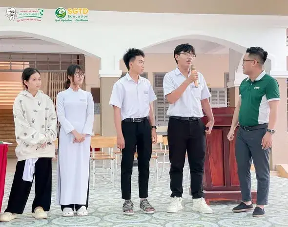 Khởi Đầu Năng Lượng Tuần Mới - SGTD Education Lan Toả Giá Trị Giáo Dục cho Các Em Học Sinh tại Trường THPT Phan Liêm (ảnh 4/31)