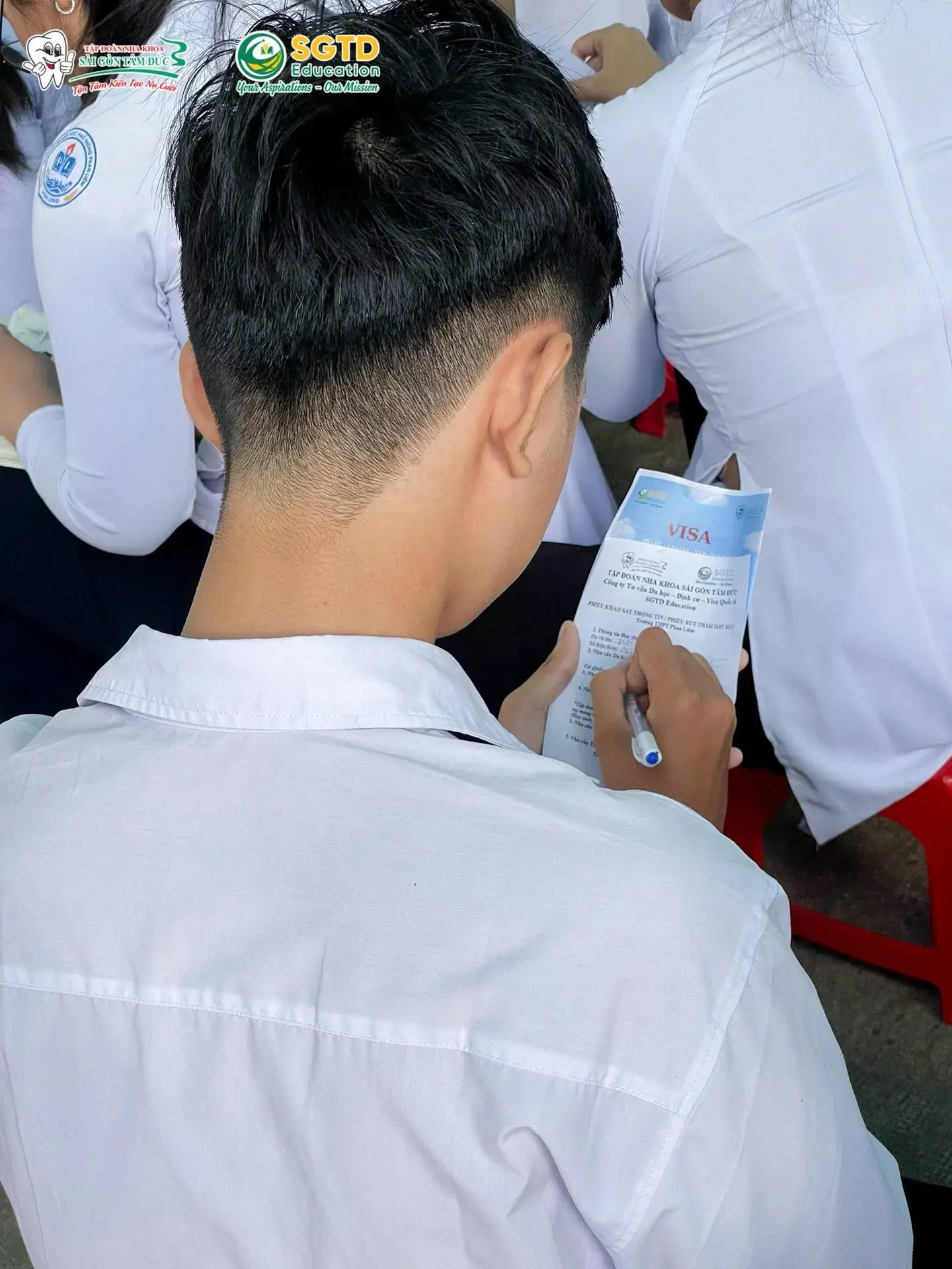 Khởi Đầu Năng Lượng Tuần Mới - SGTD Education Lan Toả Giá Trị Giáo Dục cho Các Em Học Sinh tại Trường THPT Phan Liêm (ảnh 15/31)