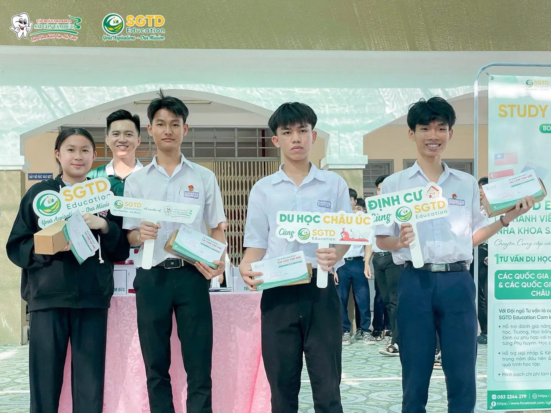 Khởi Đầu Năng Lượng Tuần Mới - SGTD Education Lan Toả Giá Trị Giáo Dục cho Các Em Học Sinh tại Trường THPT Phan Liêm (ảnh 20/31)
