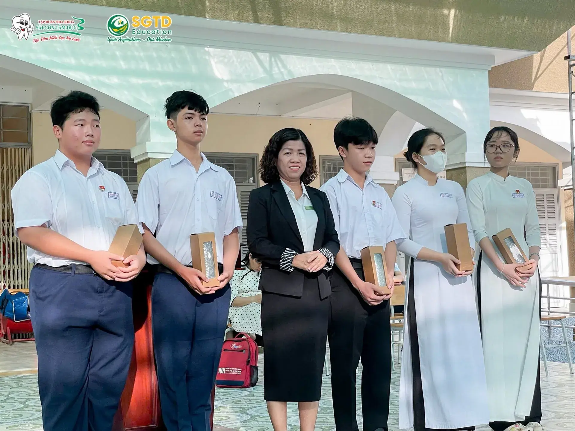 Khởi Đầu Năng Lượng Tuần Mới - SGTD Education Lan Toả Giá Trị Giáo Dục cho Các Em Học Sinh tại Trường THPT Phan Liêm (ảnh 29/31)
