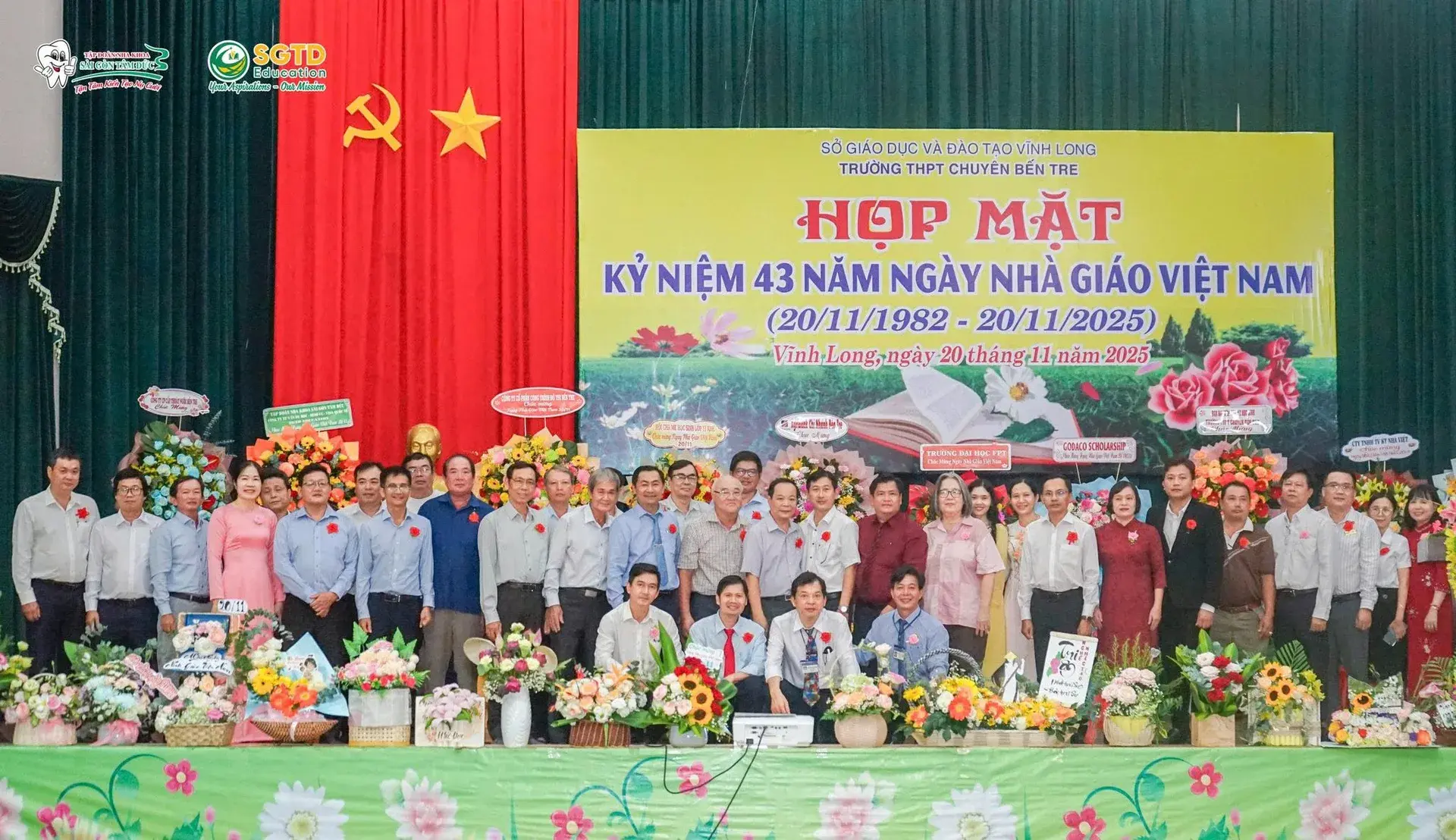 Không khí Lễ Tri ân Ngày Nhà giáo Việt Nam tại Trường THPT Chuyên Bến Tre