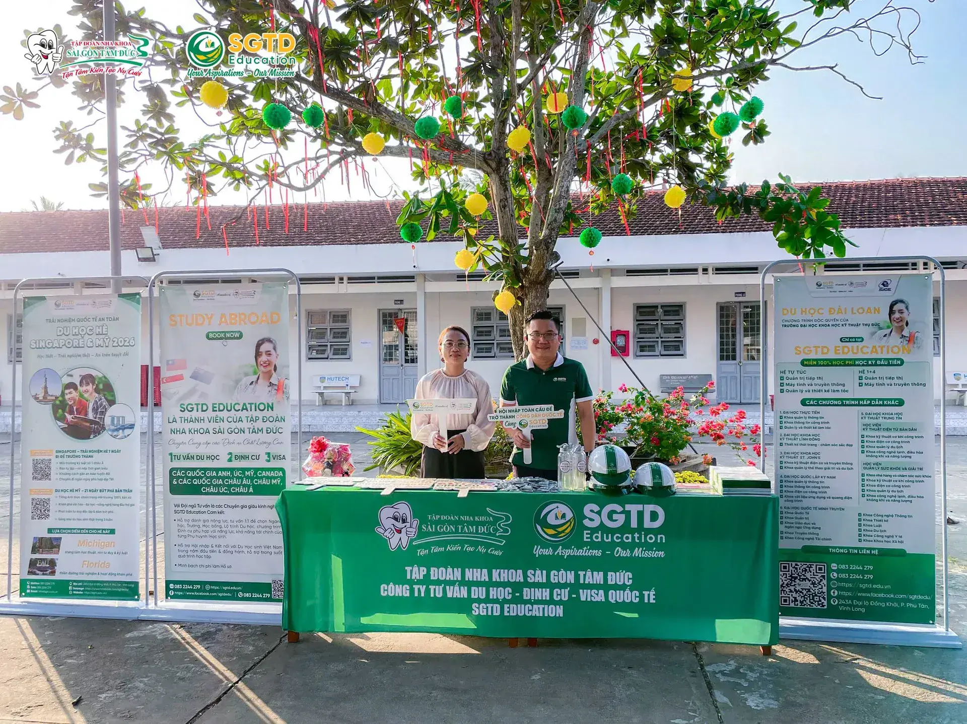 Đại biểu Sở GD&ĐT Vĩnh Long và các đơn vị tham dự Ngày hội giao lưu tại THPT An Thới