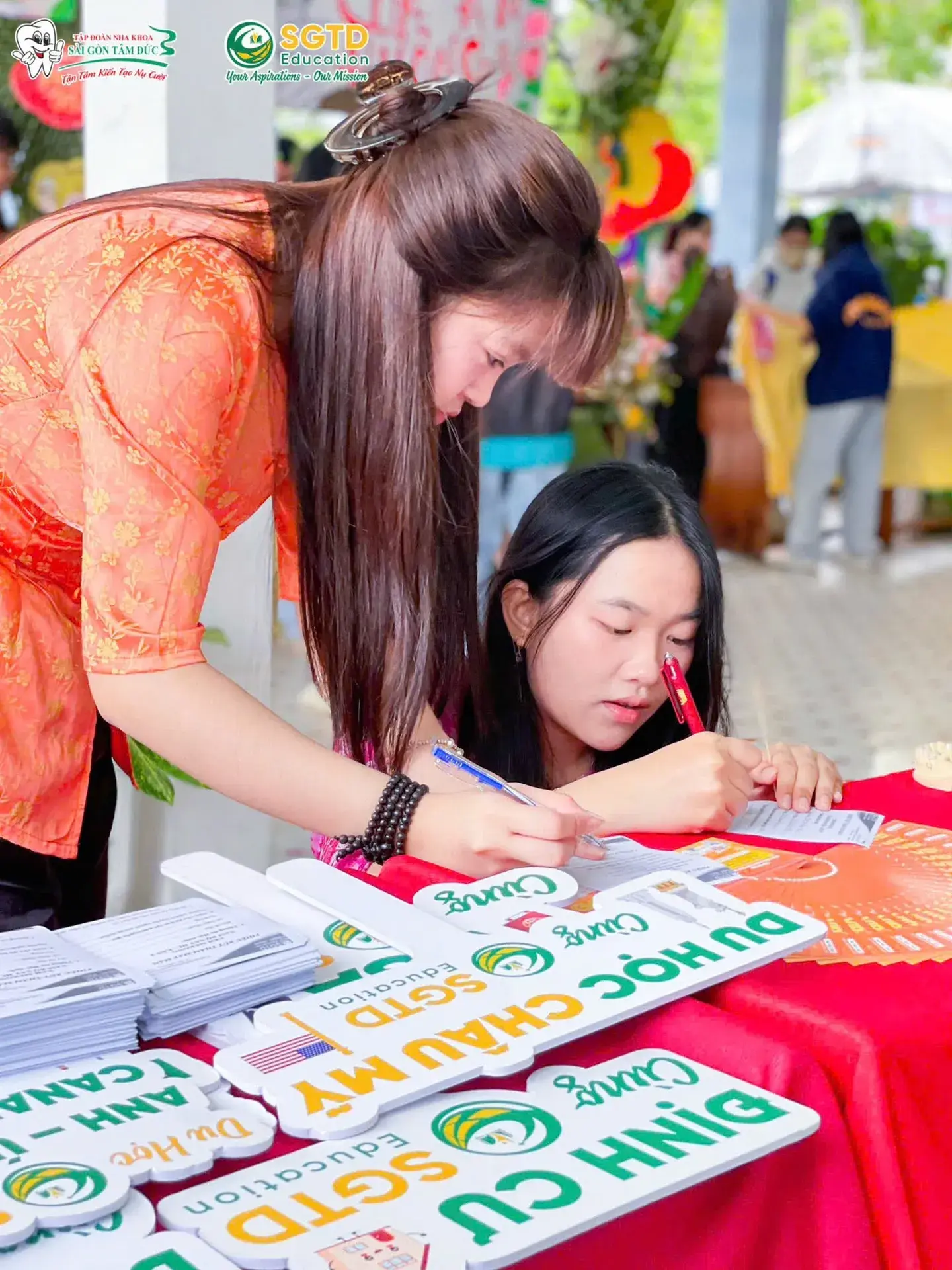 Nhà Tài Trợ Kim Cương Đồng Hành cùng Chương Trình “Nam Bộ Say Hi” Công Ty Tư Vấn Du Học Định Cư Visa Quốc Tế SGTD Education & Tập Đoàn Nha Khoa Sài… (ảnh 14/44)