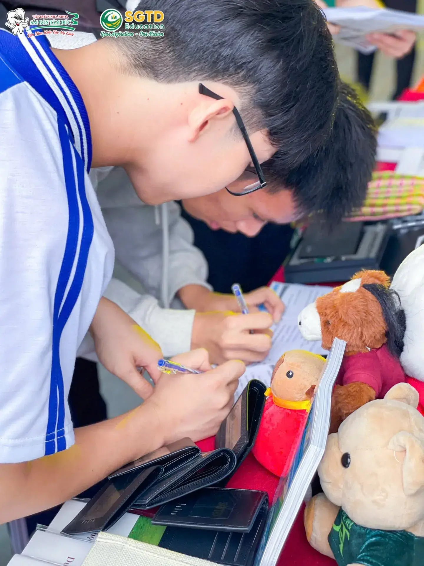 Nhà Tài Trợ Kim Cương Đồng Hành cùng Chương Trình “Nam Bộ Say Hi” Công Ty Tư Vấn Du Học Định Cư Visa Quốc Tế SGTD Education & Tập Đoàn Nha Khoa Sài… (ảnh 21/44)