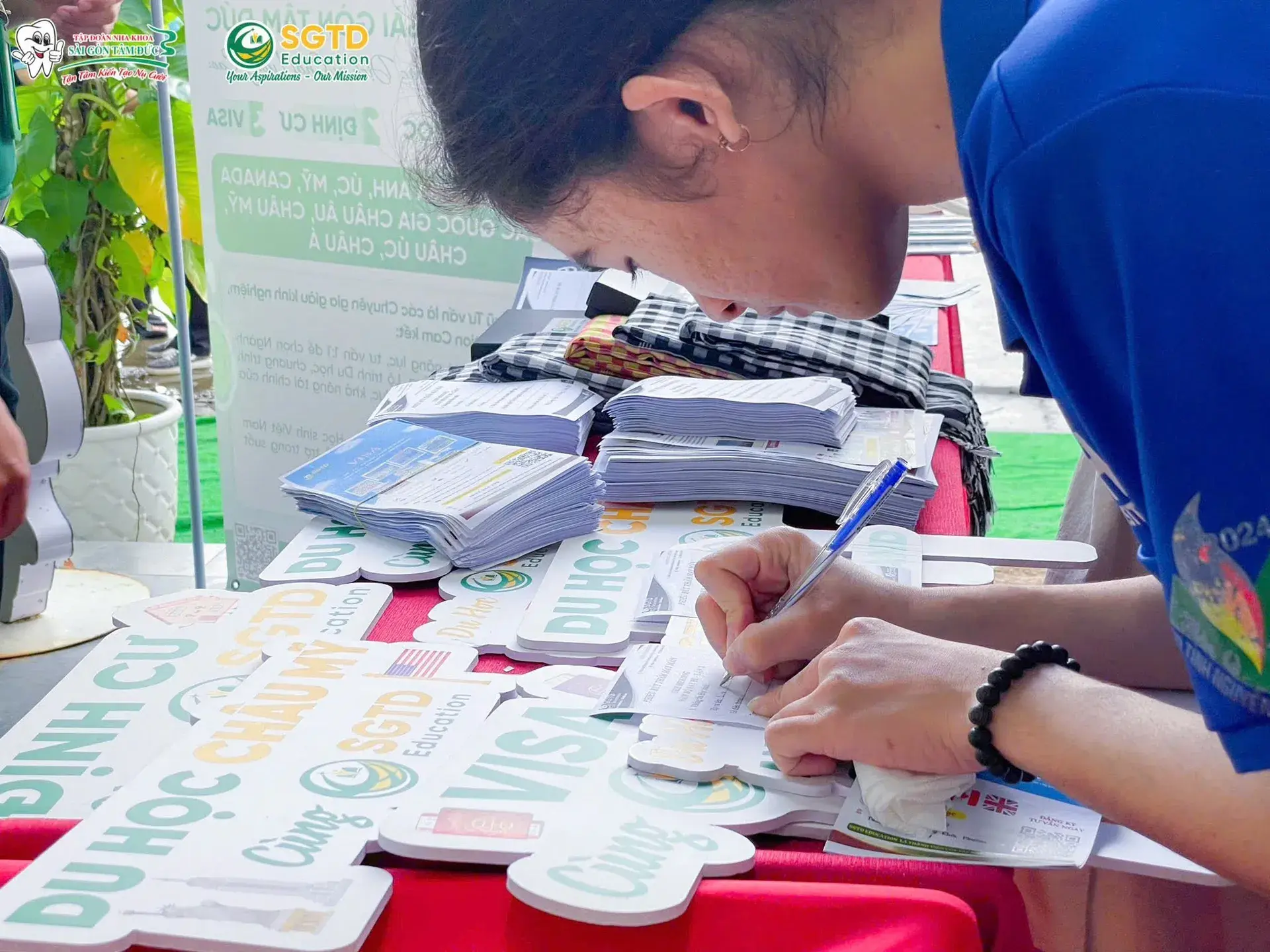 Nhà Tài Trợ Kim Cương Đồng Hành cùng Chương Trình “Nam Bộ Say Hi” Công Ty Tư Vấn Du Học Định Cư Visa Quốc Tế SGTD Education & Tập Đoàn Nha Khoa Sài… (ảnh 22/44)