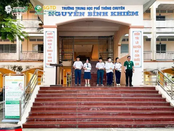SGTD Education Đồng Hành cùng Học Sinh Trường THPT Chuyên Nguyễn Bỉnh Khiêm trong Định Hướng Du Học Năm 2026 (ảnh 4/22)
