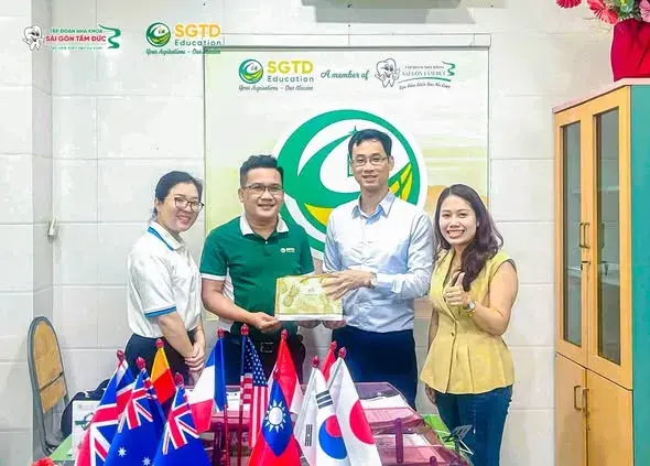 SGTD Education Hân Hạnh Đón Tiếp Đối Tác IEC đến Thăm và Làm Việc (ảnh 2/4)