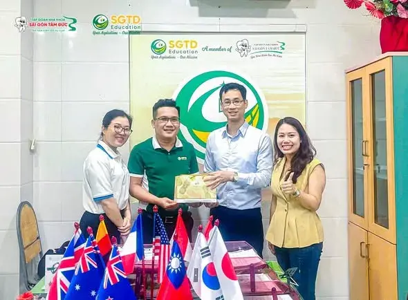 SGTD Education Hân Hạnh Đón Tiếp Đối Tác IEC đến Thăm và Làm Việc (ảnh 4/4)