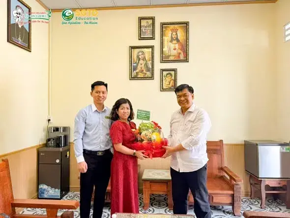 SGTD Education – Lan Tỏa Niềm Vui Giáng Sinh, Gửi Trao Giá Trị Tri Thức đến Các Họ Đạo (ảnh 4/15)