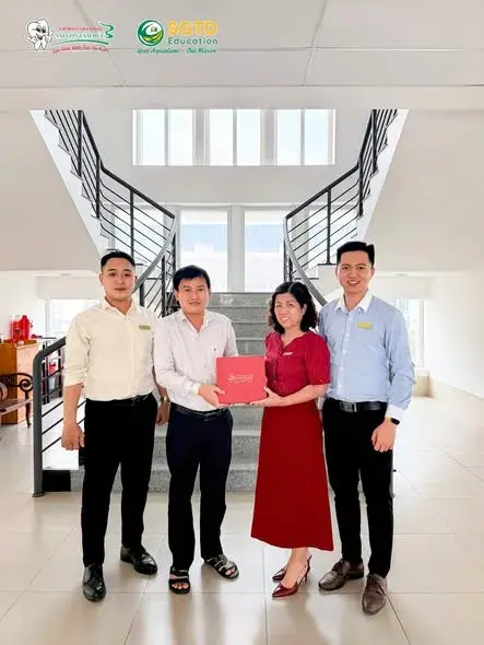 SGTD Education Tiếp Tục Kết Nối và Lan Toả Thông Tin Du Học đến Chính Quyền Địa Phương Các Xã Mỏ Cày, Bình Thành và Xã An Định (ảnh 2/3)