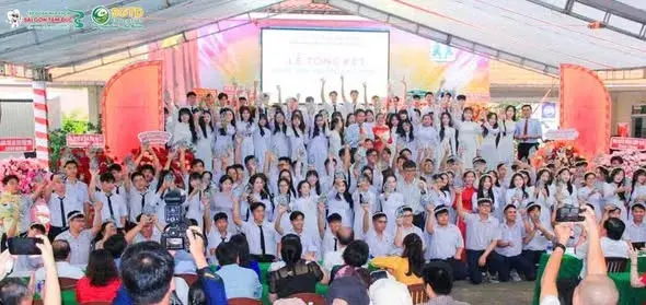 SGTD Education Trao Tặng Học Bổng trong Lễ Tổng Kết - Lễ Tri Ân & Trưởng Thành tại Trường Phổ Thông Hermann Gmeiner Bến Tre (ảnh 2/10)