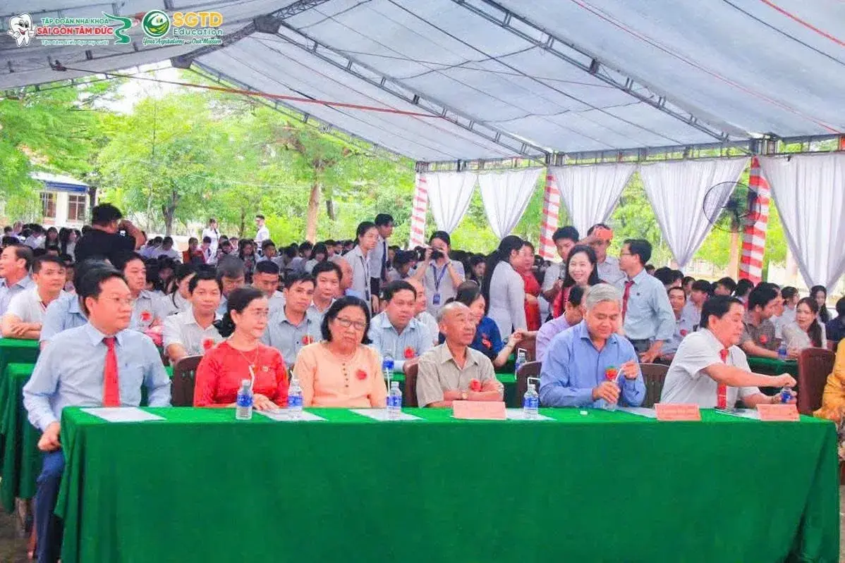 SGTD Education Trao Tặng Học Bổng trong Lễ Tổng Kết - Lễ Tri Ân & Trưởng Thành tại Trường Phổ Thông Hermann Gmeiner Bến Tre (ảnh 8/10)