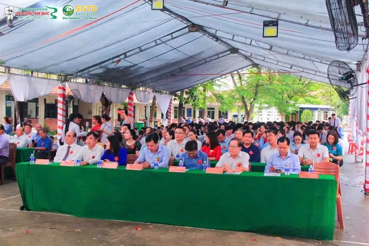 SGTD Education Trao Tặng Học Bổng trong Lễ Tổng Kết - Lễ Tri Ân & Trưởng Thành tại Trường Phổ Thông Hermann Gmeiner Bến Tre (ảnh 9/10)
