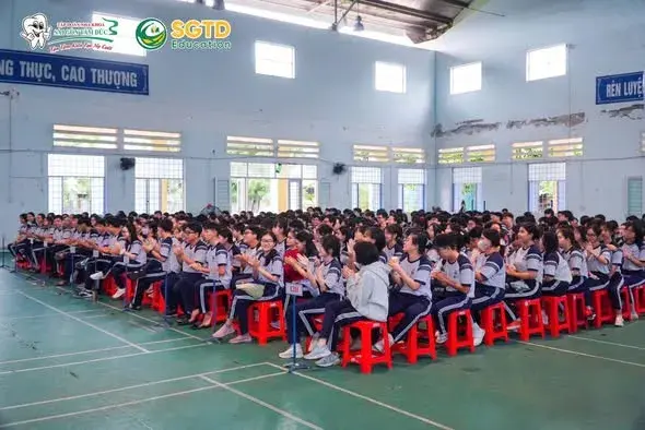 Sự Kiện “Back To School” Bùng Nổ tại THPT Chuyên Nguyễn Bỉnh Khiêm cùng (ảnh 4/27)