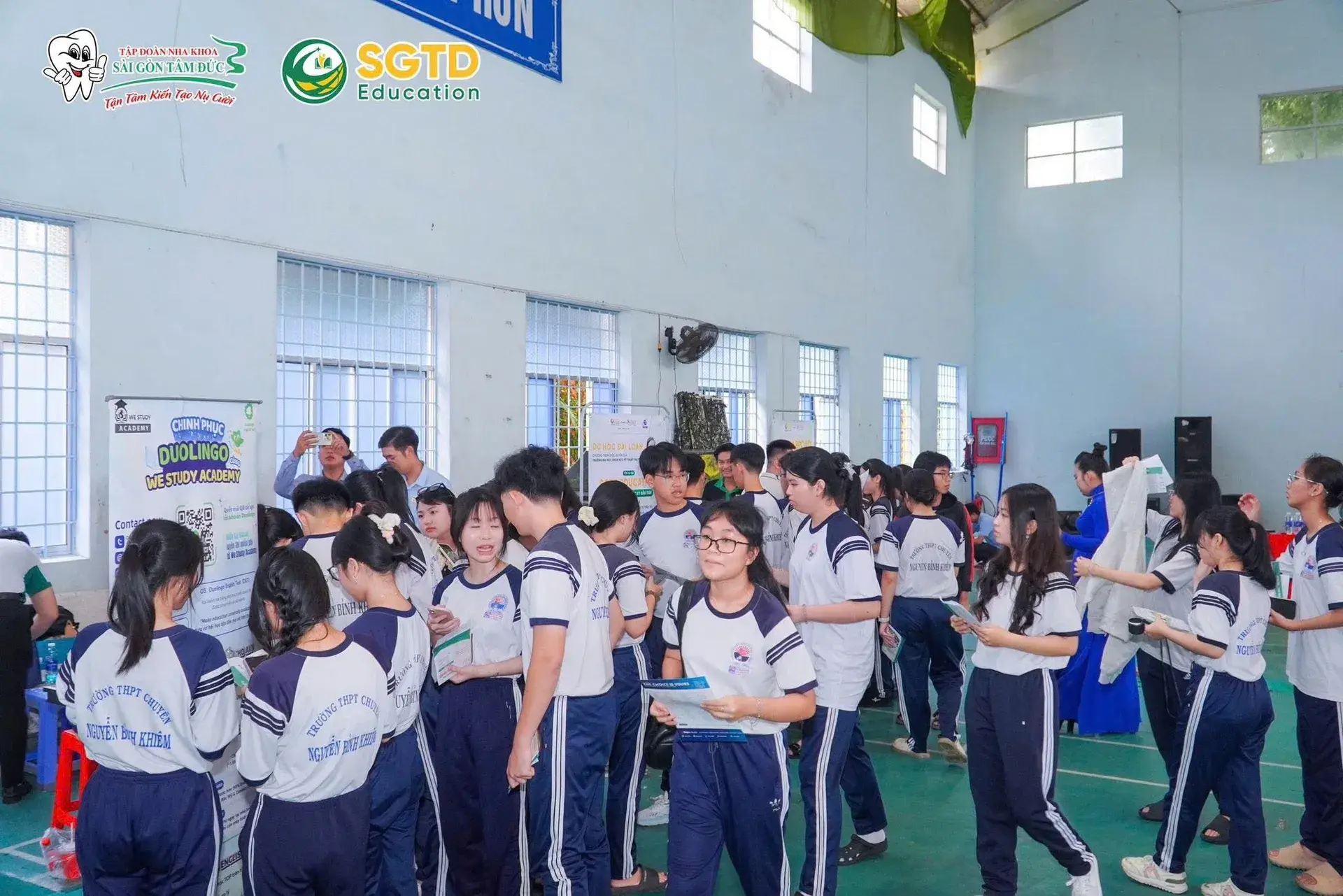 Sự Kiện “Back To School” Bùng Nổ tại THPT Chuyên Nguyễn Bỉnh Khiêm cùng (ảnh 21/27)