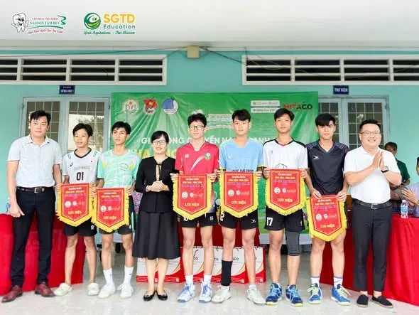 Tập Đoàn Nha Khoa Sài Gòn Tâm Đức cùng SGTD Education Tự Hào Đồng Hành cùng Giải Bóng Chuyền Nam THPT Tranh Cúp: Nha Khoa Sài Gòn Tâm Đức Lần III… (ảnh 3/25)