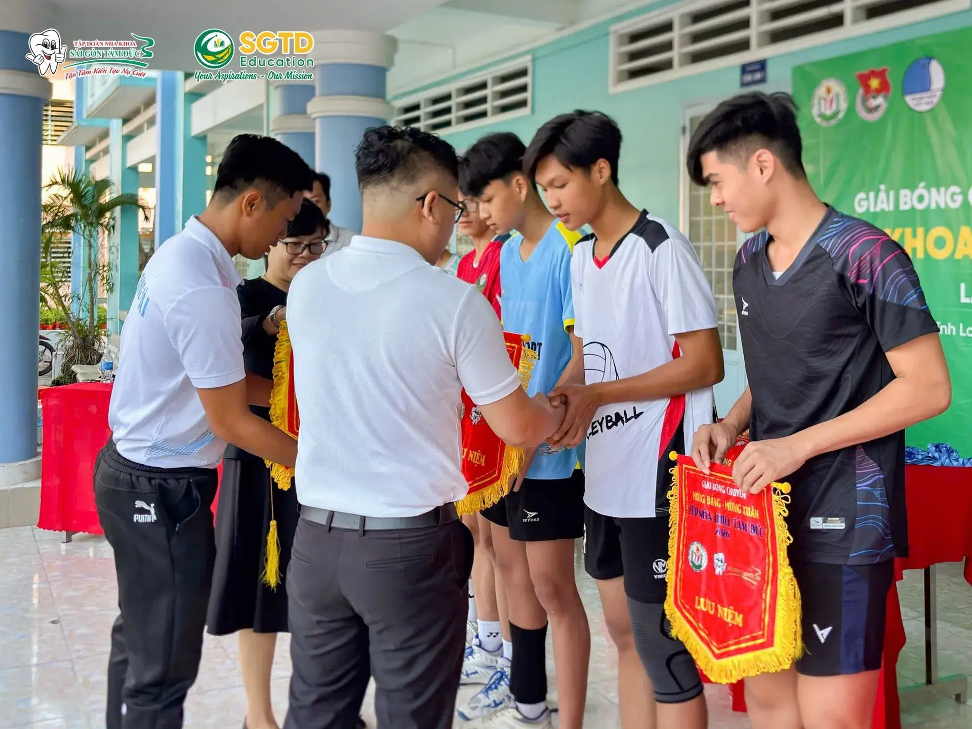 Tập Đoàn Nha Khoa Sài Gòn Tâm Đức cùng SGTD Education Tự Hào Đồng Hành cùng Giải Bóng Chuyền Nam THPT Tranh Cúp: Nha Khoa Sài Gòn Tâm Đức Lần III… (ảnh 10/25)