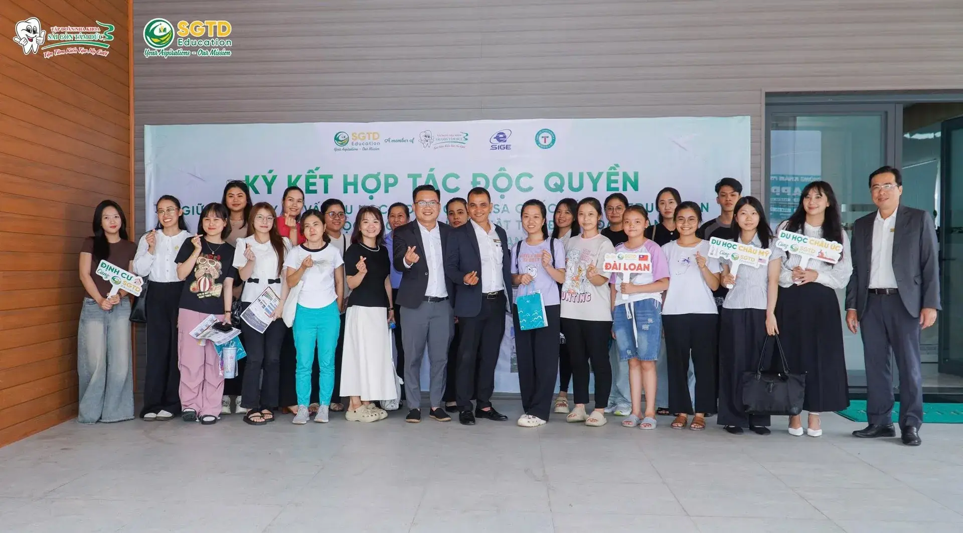 Thành Công Rực Rỡ: Ký Kết Hợp Tác Độc Quyền Giữa SGTD Education và Trường Đại Học Khoa Học Kỹ Thuật Thụ Đức – Đài Loan & Hội Thảo Du Học Đài Loan 2025 (ảnh 6/51)