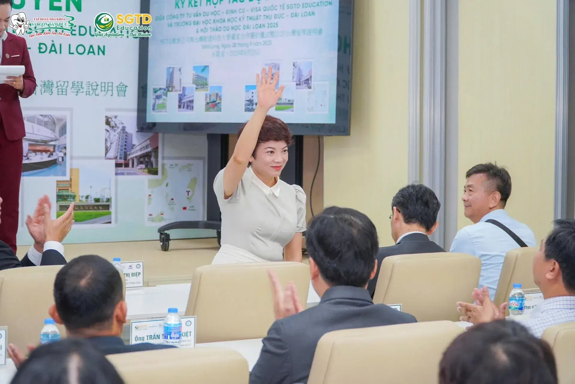 Thành Công Rực Rỡ: Ký Kết Hợp Tác Độc Quyền Giữa SGTD Education và Trường Đại Học Khoa Học Kỹ Thuật Thụ Đức – Đài Loan & Hội Thảo Du Học Đài Loan 2025 (ảnh 10/51)