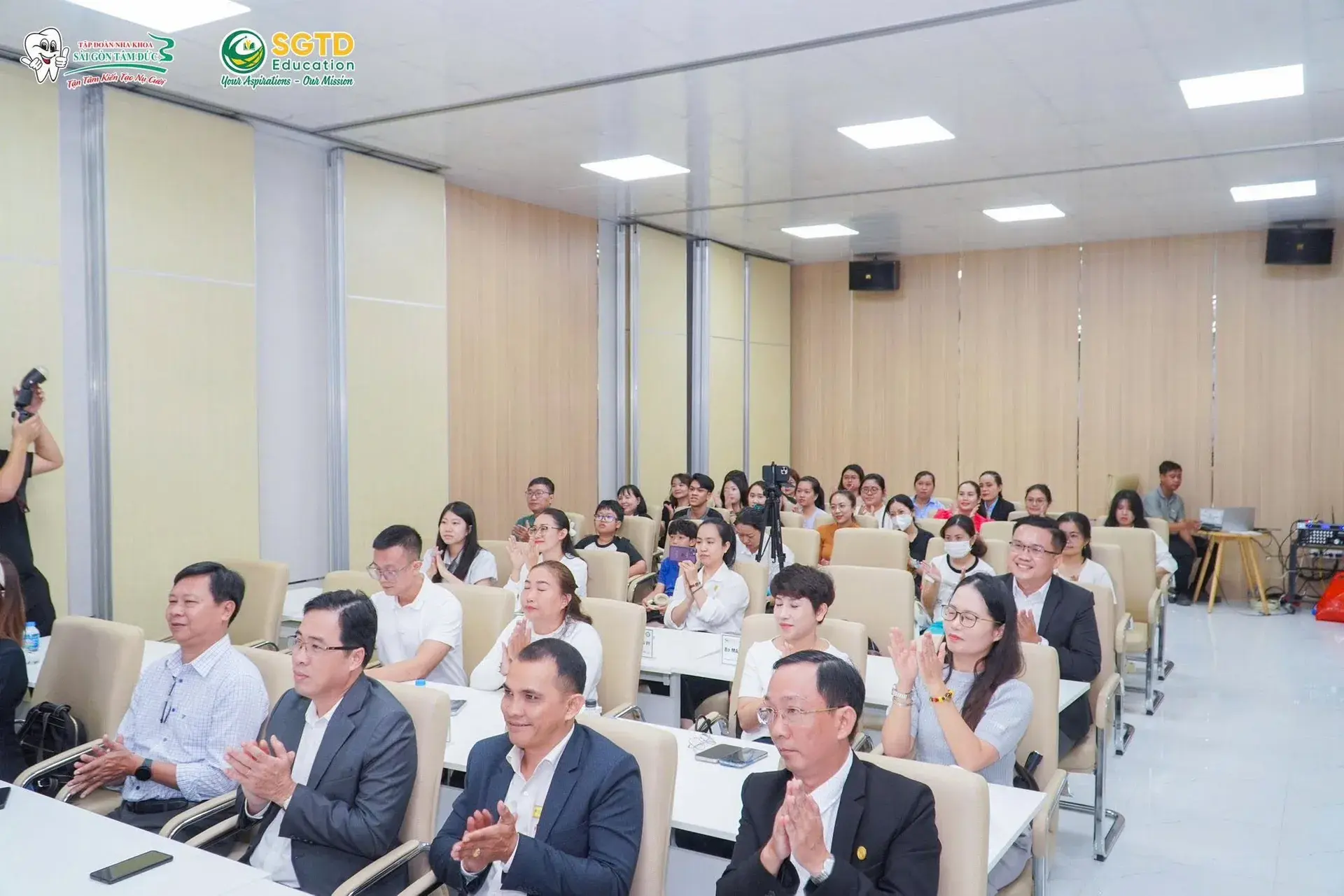 Thành Công Rực Rỡ: Ký Kết Hợp Tác Độc Quyền Giữa SGTD Education và Trường Đại Học Khoa Học Kỹ Thuật Thụ Đức – Đài Loan & Hội Thảo Du Học Đài Loan 2025 (ảnh 13/51)