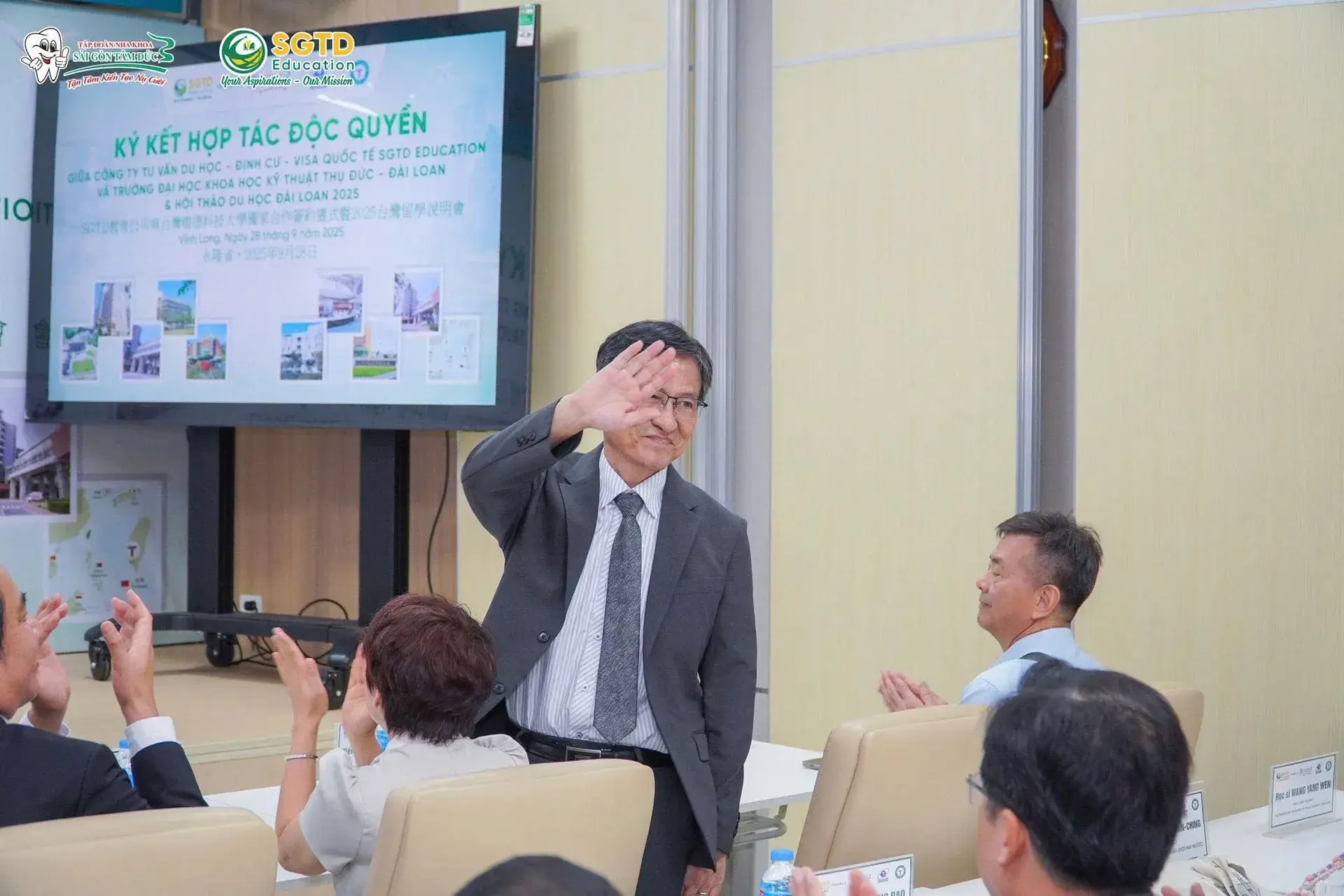 Thành Công Rực Rỡ: Ký Kết Hợp Tác Độc Quyền Giữa SGTD Education và Trường Đại Học Khoa Học Kỹ Thuật Thụ Đức – Đài Loan & Hội Thảo Du Học Đài Loan 2025 (ảnh 17/51)