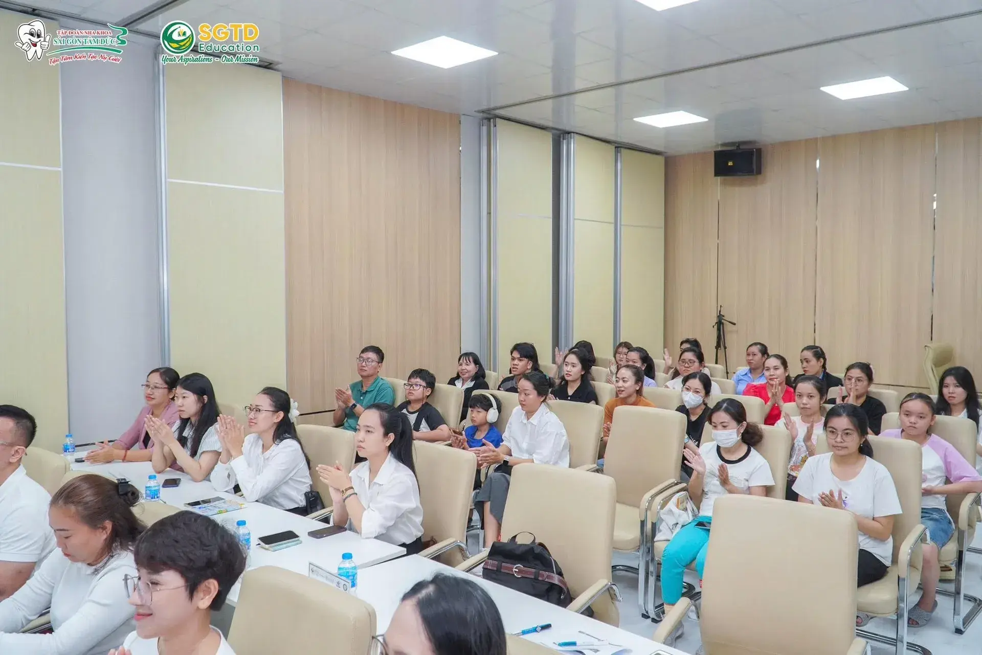 Thành Công Rực Rỡ: Ký Kết Hợp Tác Độc Quyền Giữa SGTD Education và Trường Đại Học Khoa Học Kỹ Thuật Thụ Đức – Đài Loan & Hội Thảo Du Học Đài Loan 2025 (ảnh 28/51)