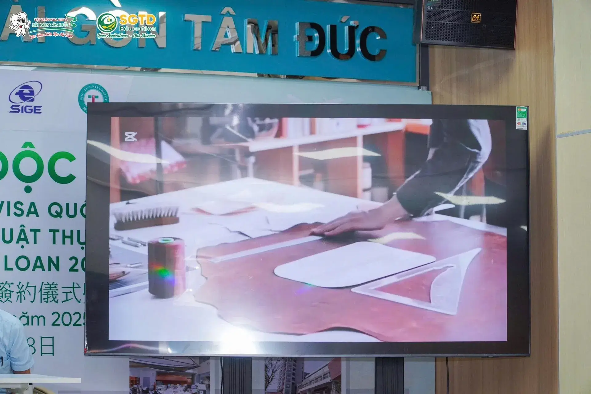 Thành Công Rực Rỡ: Ký Kết Hợp Tác Độc Quyền Giữa SGTD Education và Trường Đại Học Khoa Học Kỹ Thuật Thụ Đức – Đài Loan & Hội Thảo Du Học Đài Loan 2025 (ảnh 45/51)