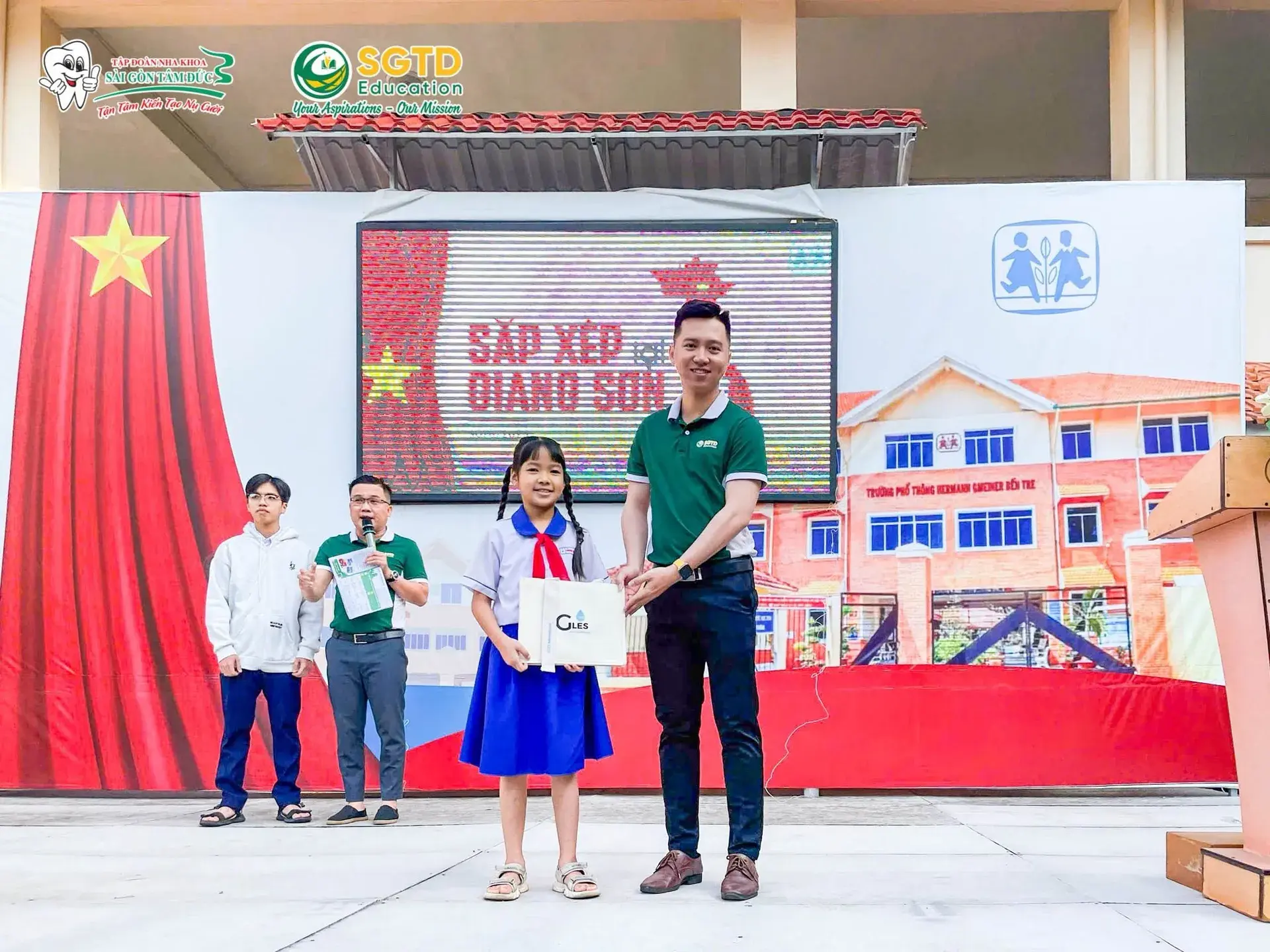 Thứ 2 Là Ngày Đầu Tuần - SGTD Education Mang đến Điều Bất Ngờ Gì cho Học Sinh Trường Phổ Thông Hermann Gmeiner! (ảnh 11/21)